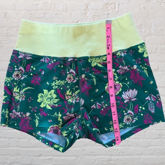 Free People Movement | Hot Shot Micro Set - Heritage Green Floral  - Size L NWT - Picture 9 of 9